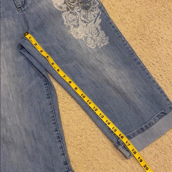 Baccini Cropped Jeans - Picture 12 of 13